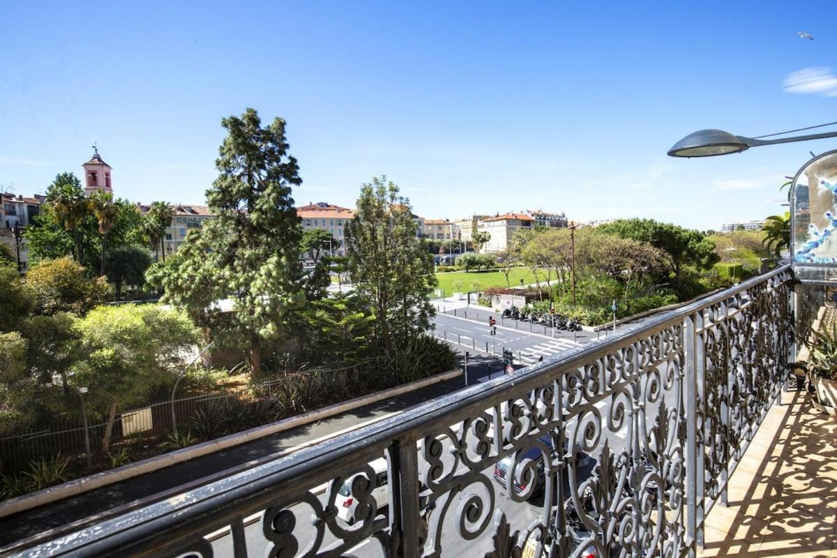 Balcon Vue Coulee Verte. Luxe Plein Coeur De Nice Luaran gambar