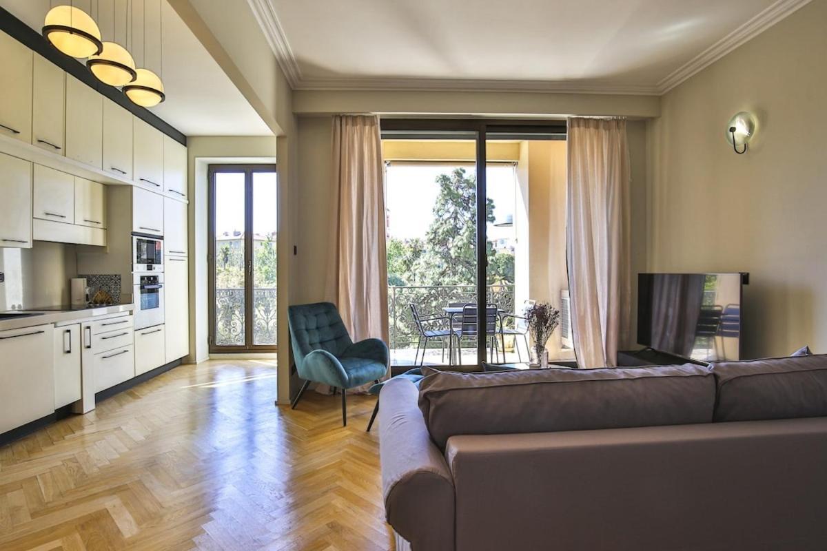 Balcon Vue Coulee Verte. Luxe Plein Coeur De Nice Luaran gambar