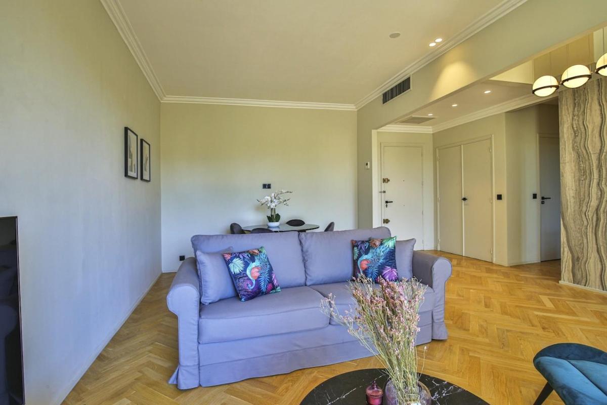 Balcon Vue Coulee Verte. Luxe Plein Coeur De Nice Luaran gambar