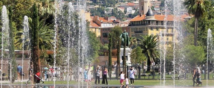 Balcon Vue Coulee Verte. Luxe Plein Coeur De Nice Luaran gambar